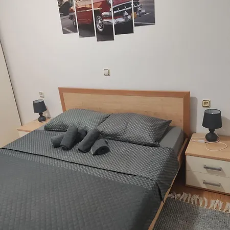 Apartment Charlie *
